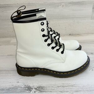 Dr. Martens Women’s Size 8 US 11821/1460 Lace Up Combat Boots In White